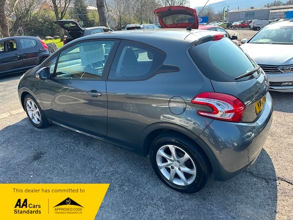 Used Peugeot 208 2012 for sale - 75230807: Photo 6