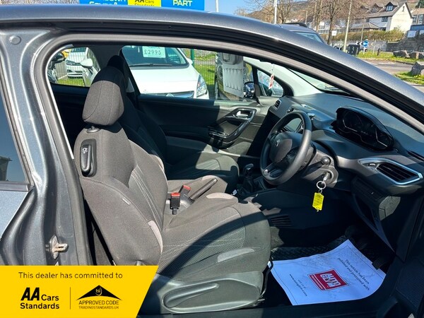 Used Peugeot 208 2012 for sale - 75230807: Photo 9