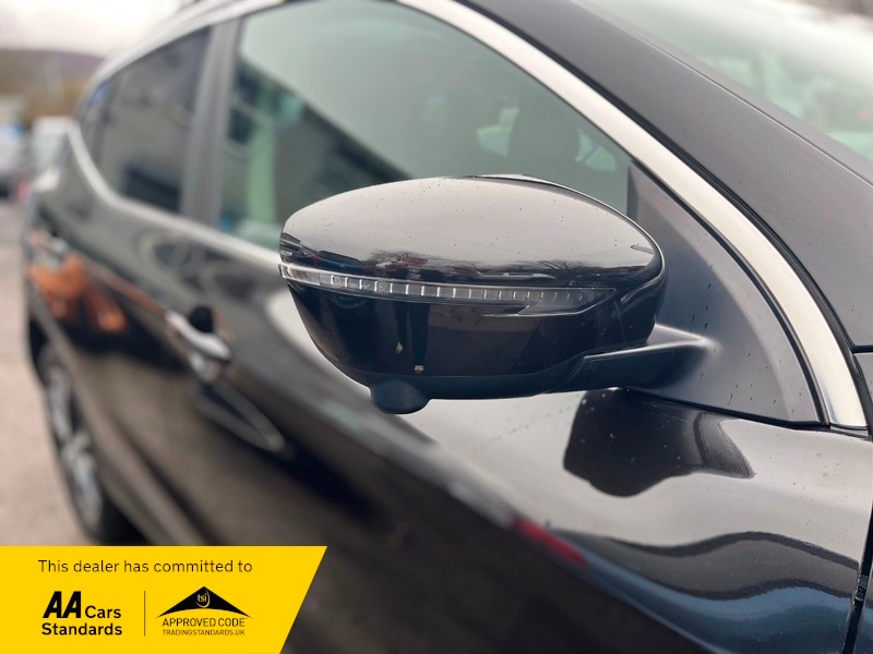 Used Nissan Qashqai 2017 for sale - 77213180: Photo 3