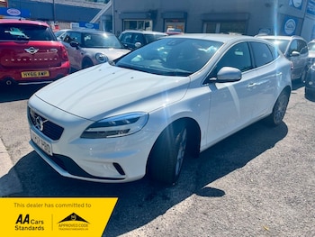 Used Volvo V40 2017 for sale - 79197948: Photo