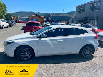 Used Volvo V40 2017 for sale - 79197948: Photo