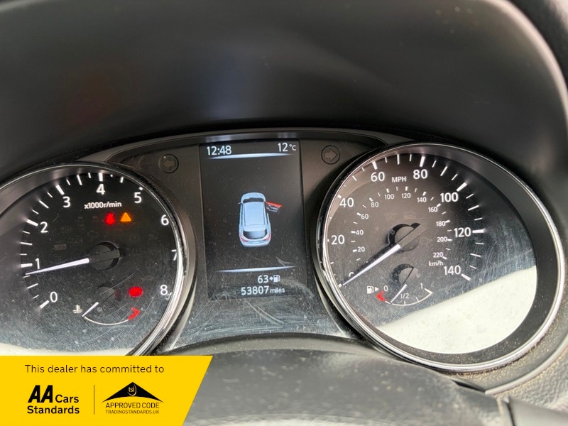 Used Nissan Qashqai 2015 for sale - 77720746: Photo 4