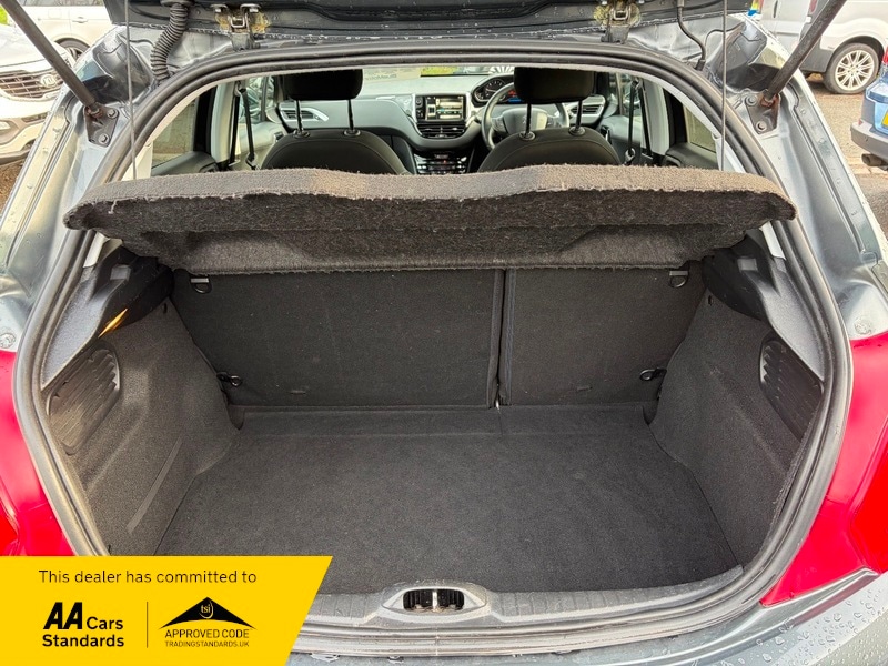 Used Peugeot 208 2014 for sale - 77154121: Photo 10