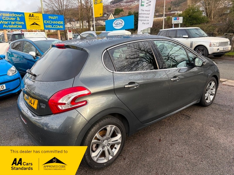 Used Peugeot 208 2014 for sale - 77154121: Photo 14