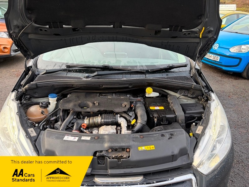 Used Peugeot 208 2014 for sale - 77154121: Photo 18