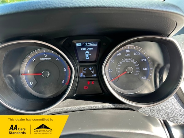 Used Hyundai i30 2014 for sale - 76081463: Photo 11
