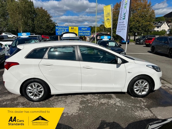 Used Hyundai i30 2014 for sale - 76081463: Photo 4