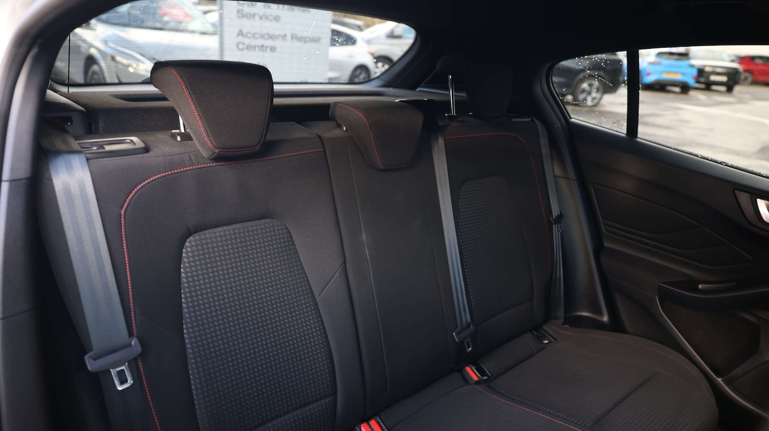 Used Ford Focus 2023 for sale - 76873401: Photo 16