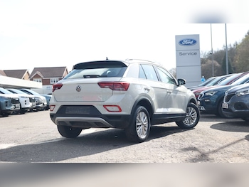 Used Volkswagen T-Roc 2023 for sale - 78254997: Photo