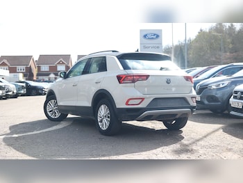 Used Volkswagen T-Roc 2023 for sale - 78254997: Photo