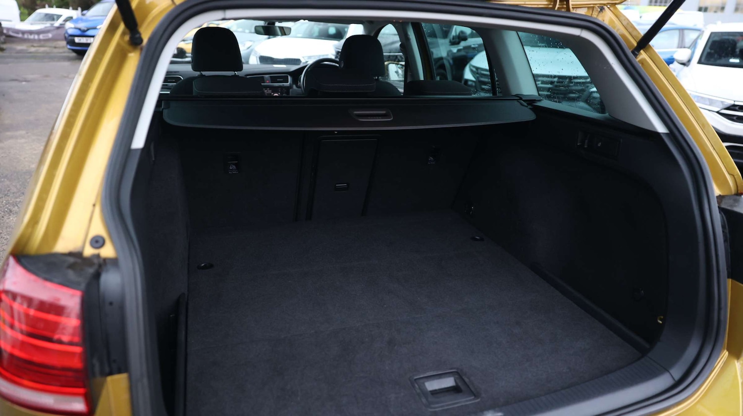 Used Volkswagen Golf 2018 for sale - 76869610: Photo 14