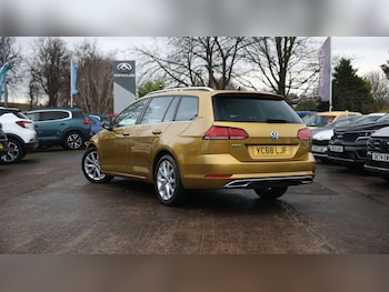 Used Volkswagen Golf 2018 for sale - 76869610: Photo