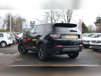 Used Land Rover Discovery Sport 2018 for sale - 77893968: Photo