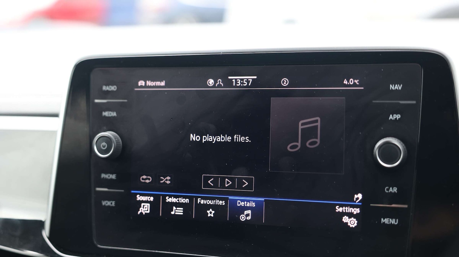 Used Volkswagen T-Roc 2022 for sale - 77293452: Photo 25