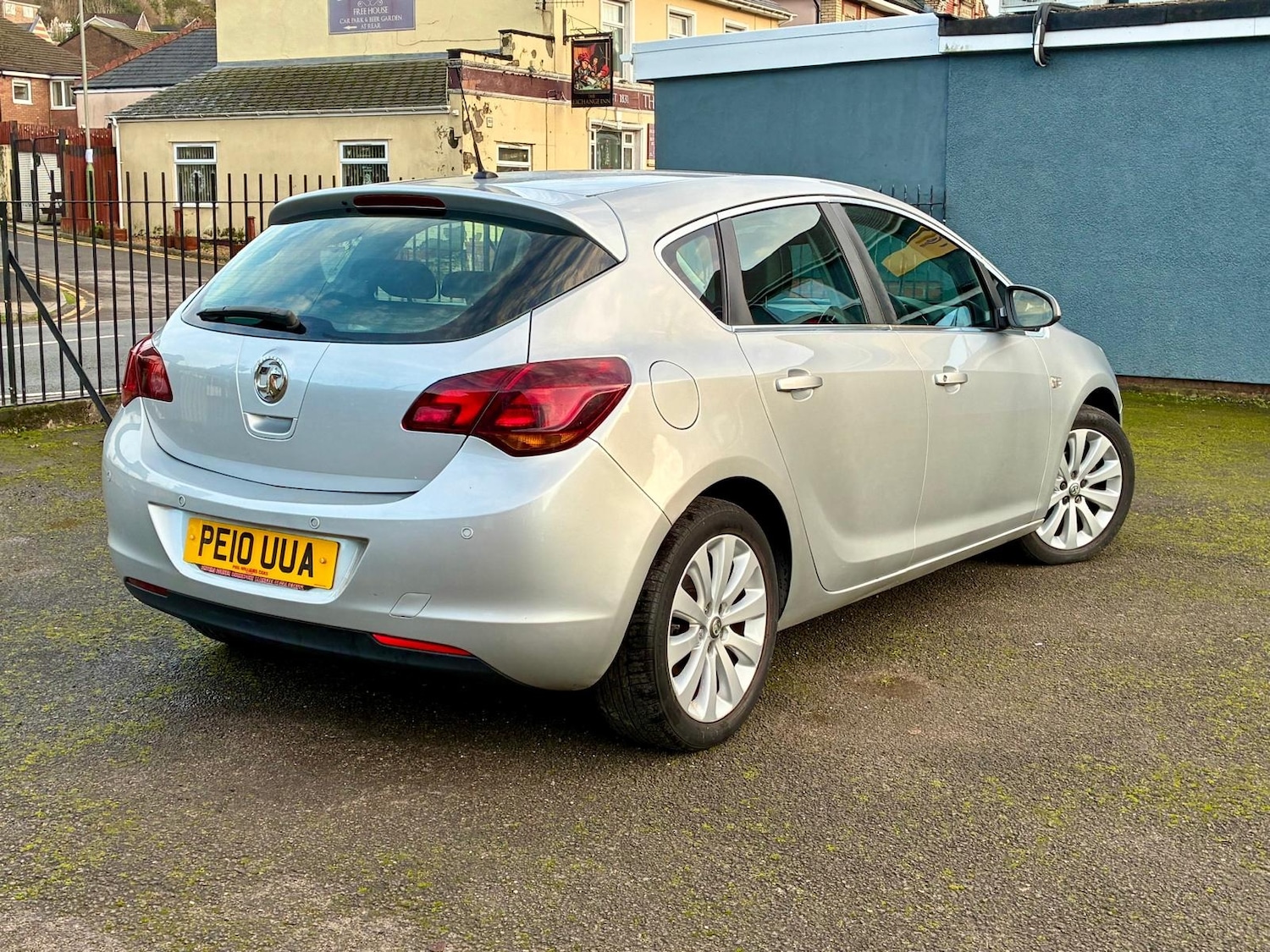 Used Vauxhall Astra 2010 for sale - 76963602: Photo 4