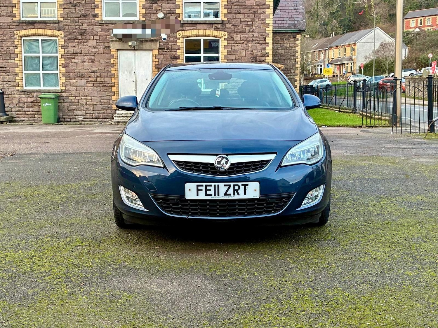Used Vauxhall Astra 2011 for sale - 76935229: Photo 2