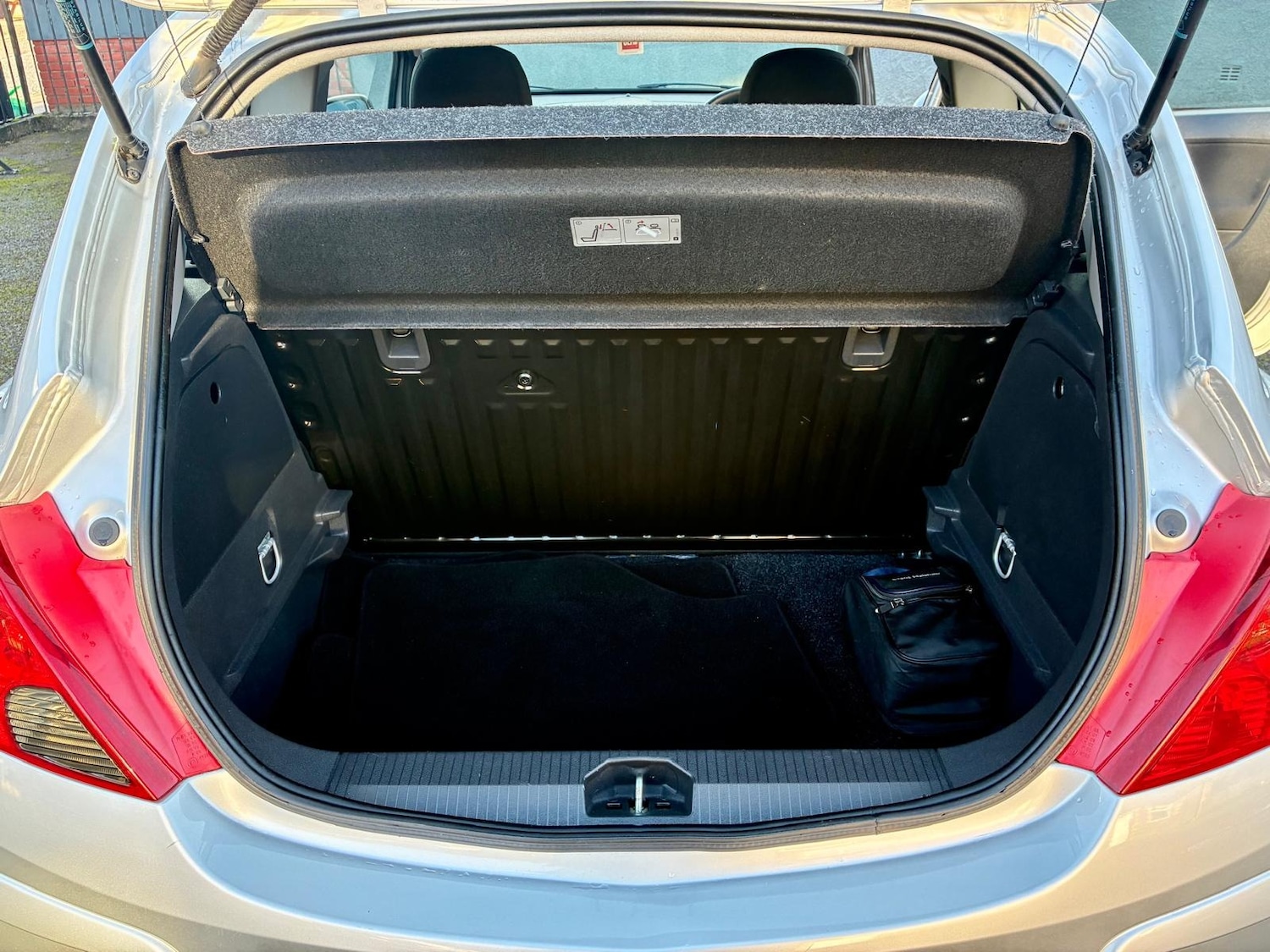 Used Vauxhall Corsa 2012 for sale - 76596625: Photo 7