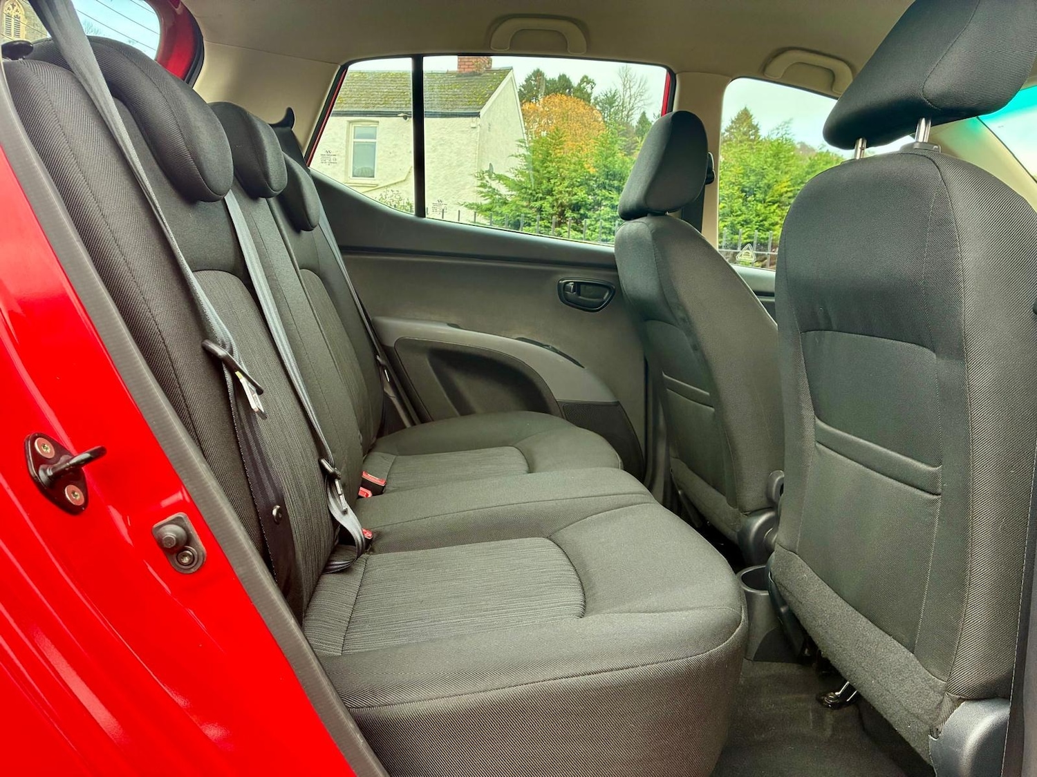 Used Hyundai i10 2013 for sale - 76527448: Photo 8