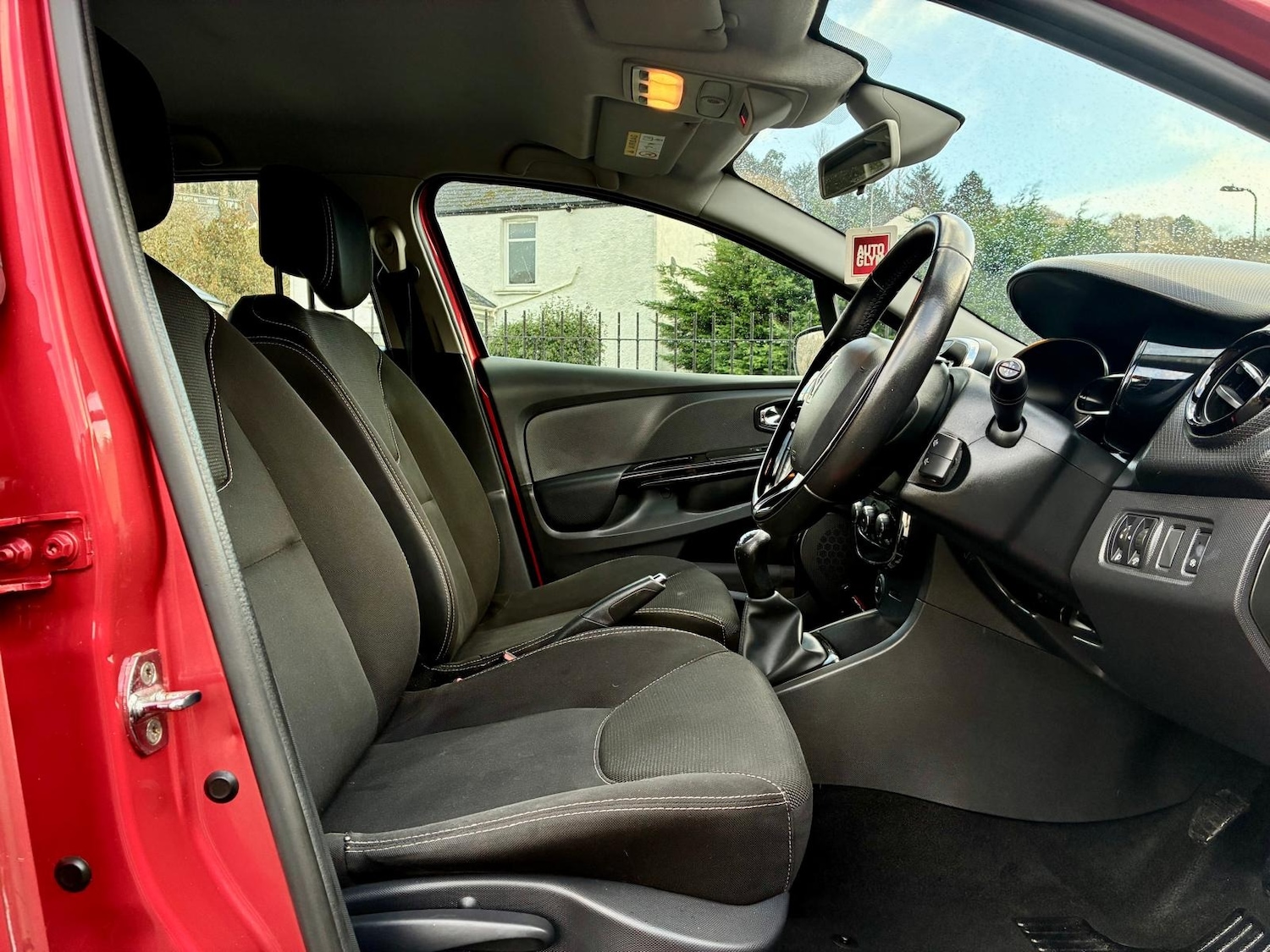 Used Renault Clio 2014 for sale - 76893077: Photo 9