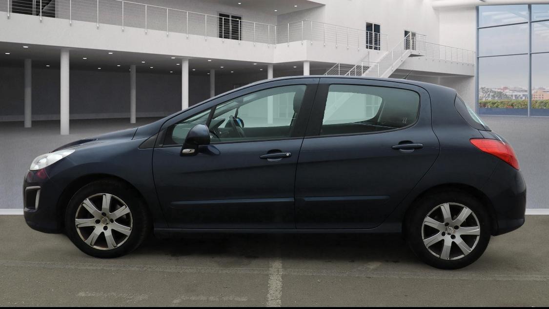 Used Peugeot 308 2013 for sale - 77353979: Photo 4