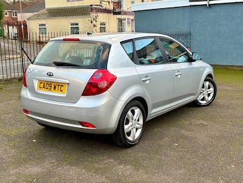 Used Kia Ceed 2009 for sale - 76725429: Photo