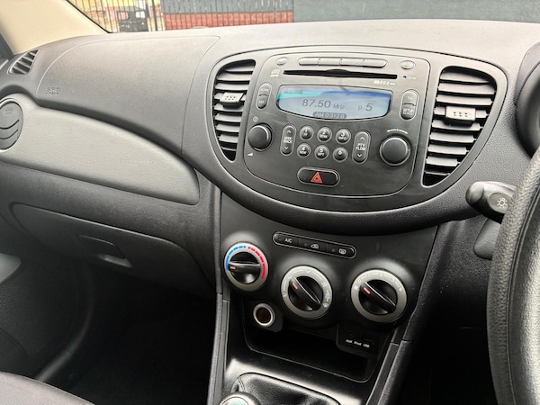 Used Hyundai i10 2013 for sale - 76097014: Photo 12