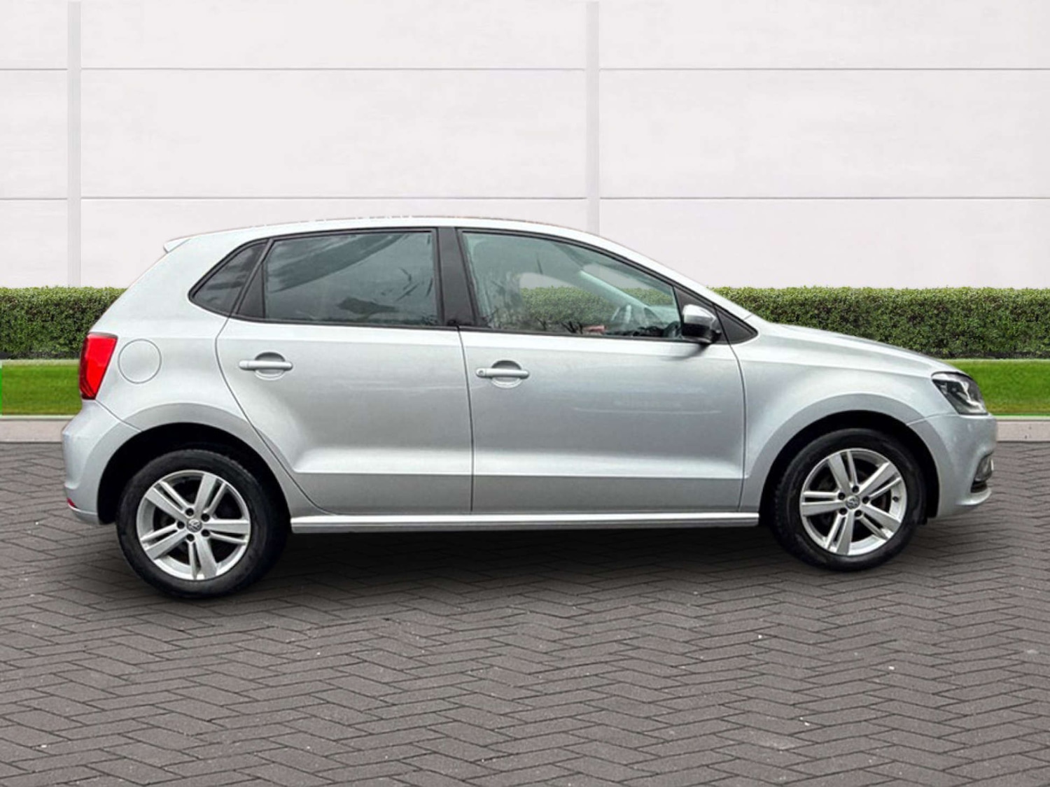 Used Volkswagen Polo 2016 for sale - 77342903: Photo 9