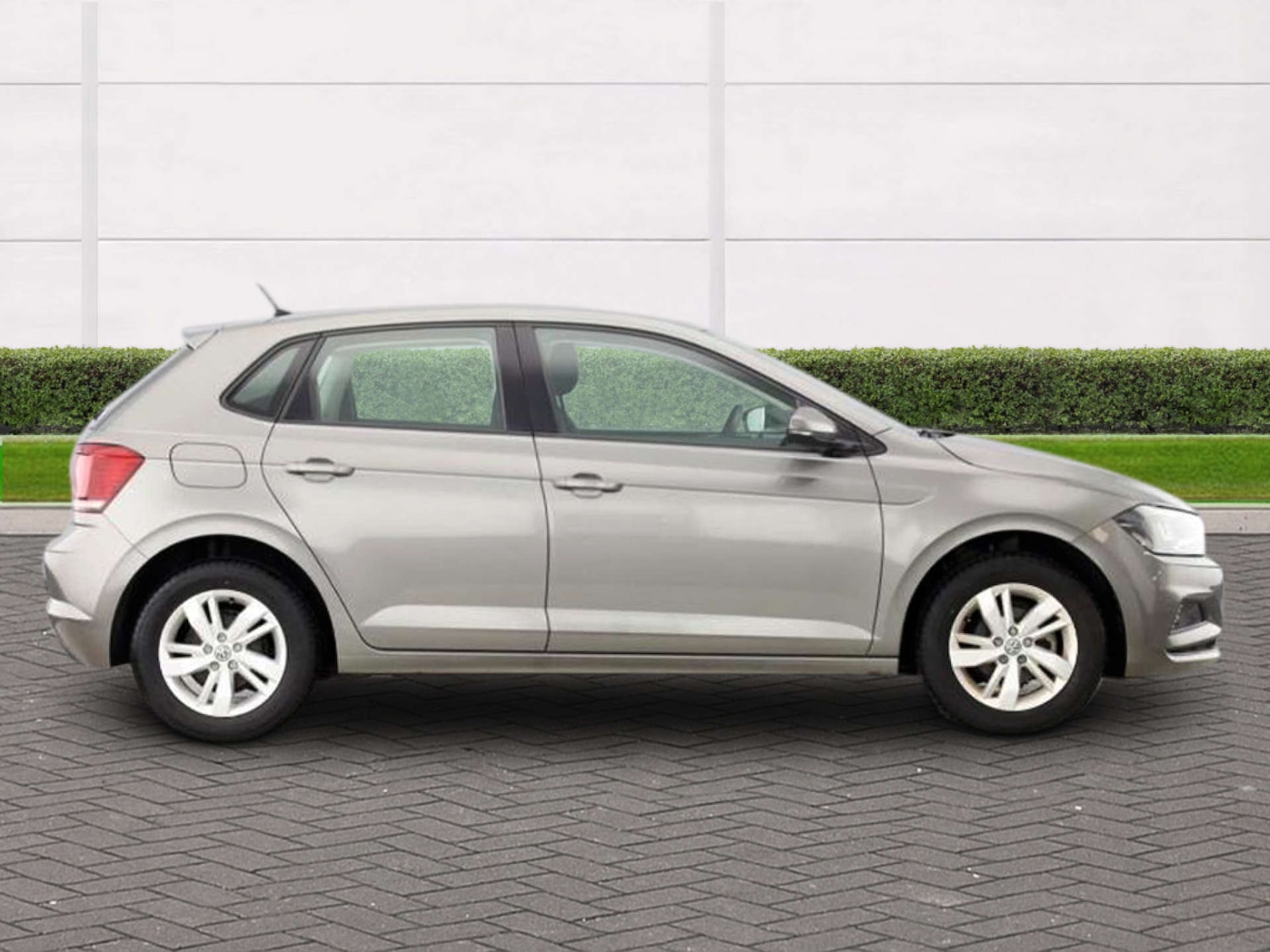 Used Volkswagen Polo 2018 for sale - 77603988: Photo 2