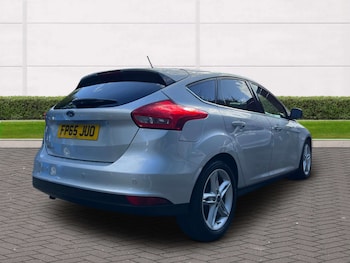 Used Ford Focus 2015 for sale - 76048854: Photo 3