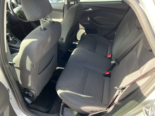 Used Ford Focus 2015 for sale - 76048854: Photo 9