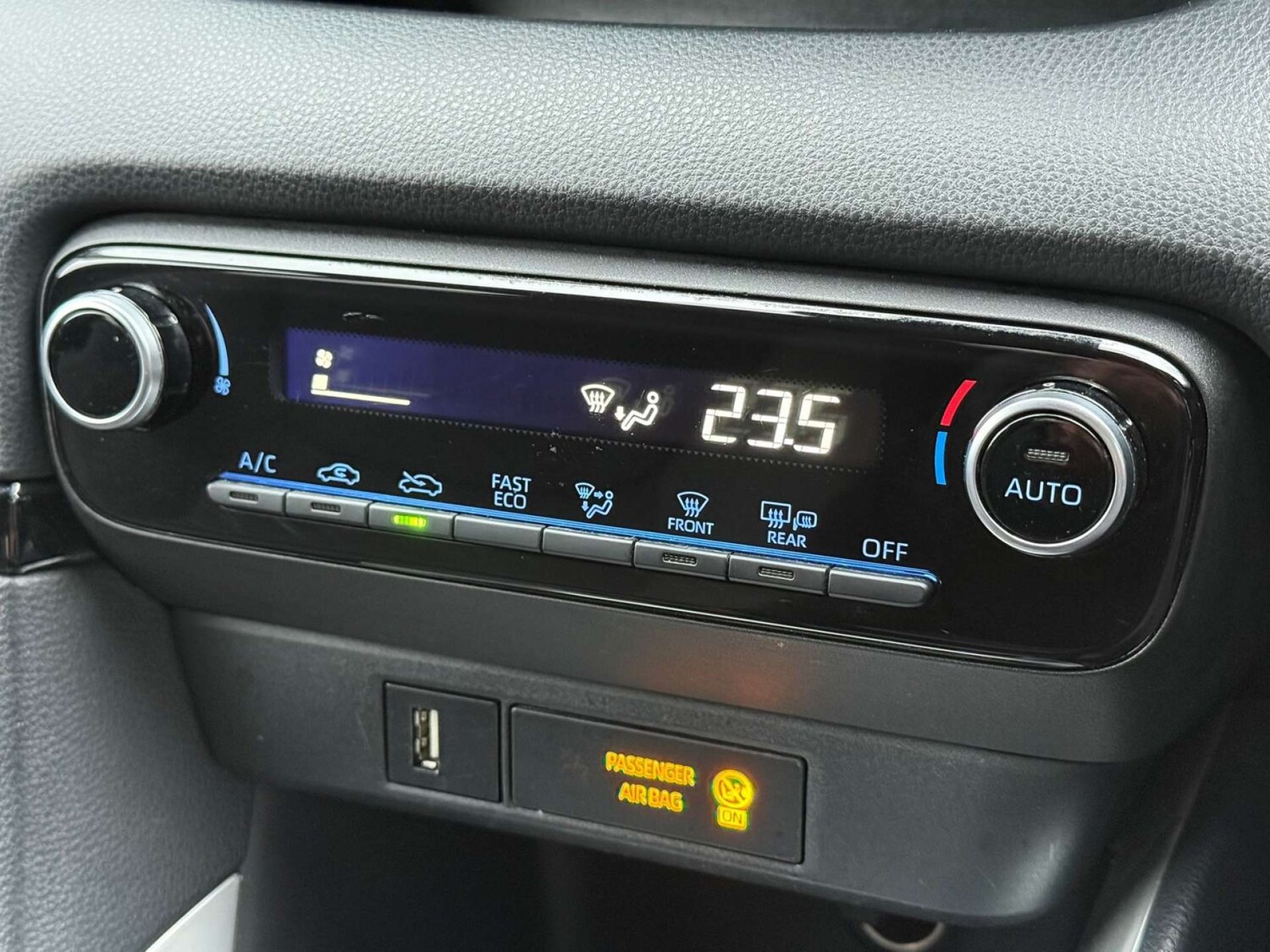 Used Toyota Yaris 2022 for sale - 77759717: Photo 21