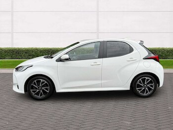 Used Toyota Yaris 2022 for sale - 77759717: Photo