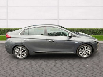 Used Hyundai IONIQ 2017 for sale - 76243991: Photo 2