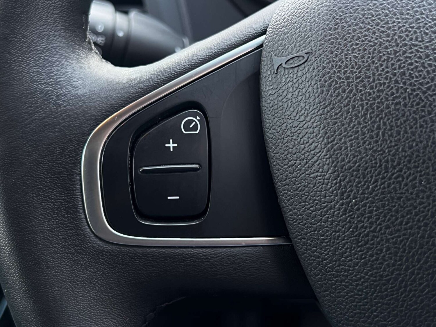 Used Renault Captur 2018 for sale - 77946402: Photo 4