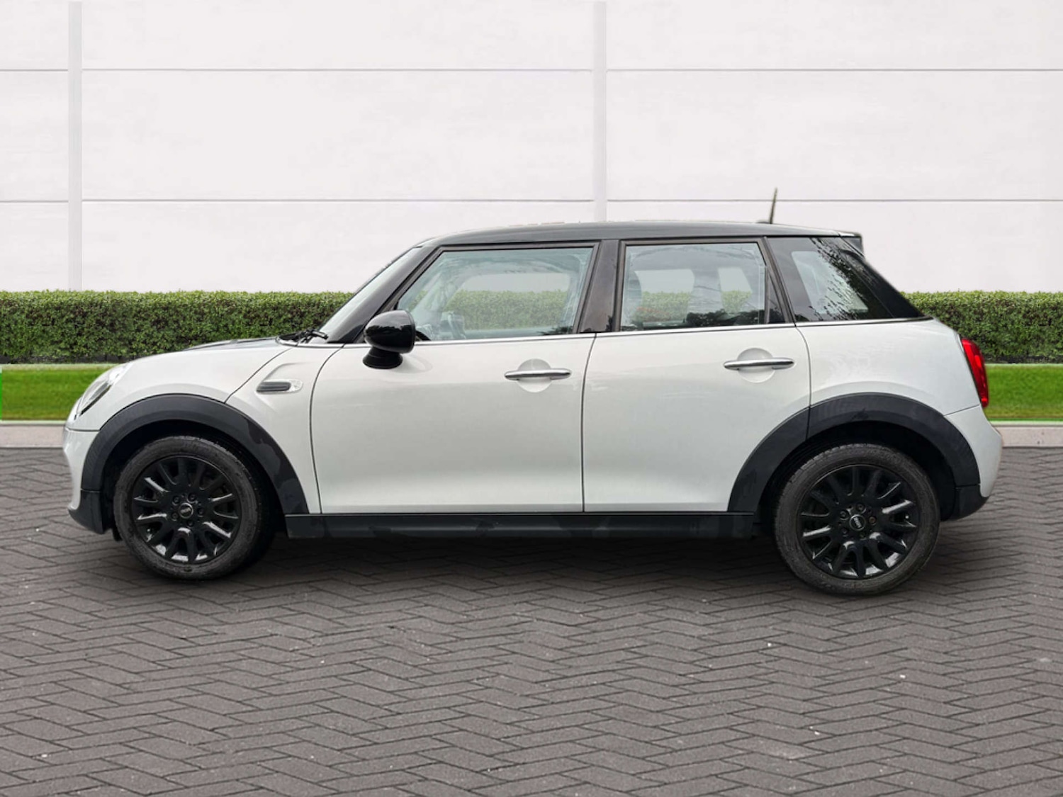 Used MINI Hatch 2015 for sale - 76118359: Photo 2