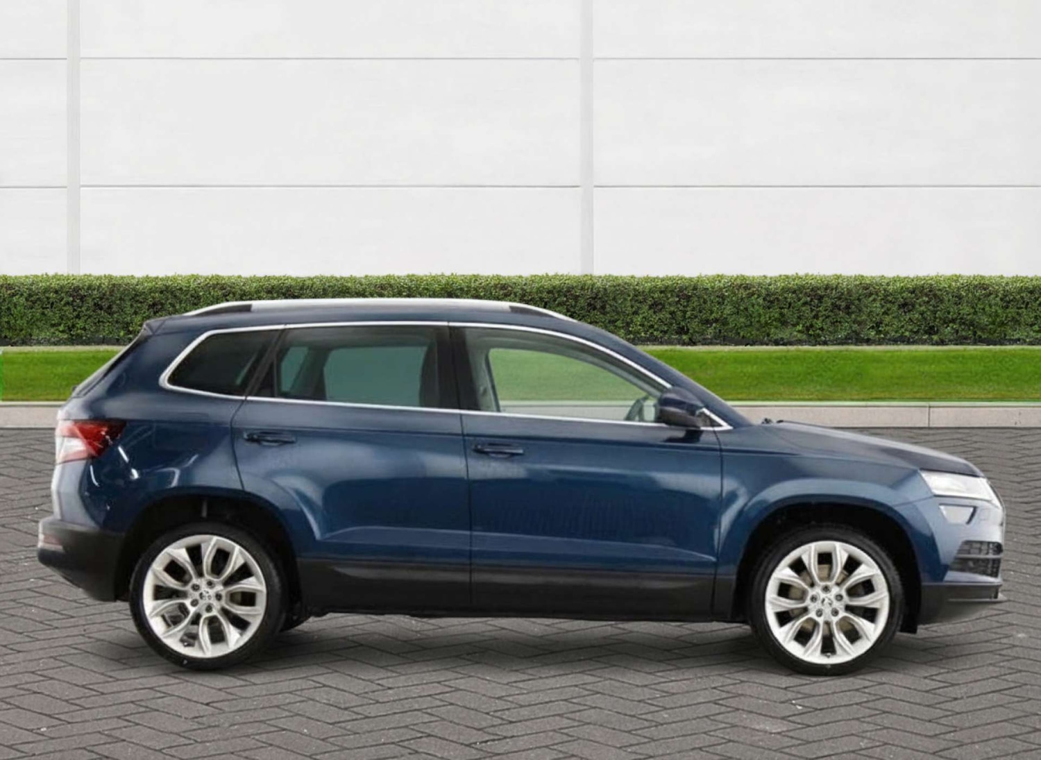 Used Skoda Karoq 2020 for sale - 77676576: Photo 2