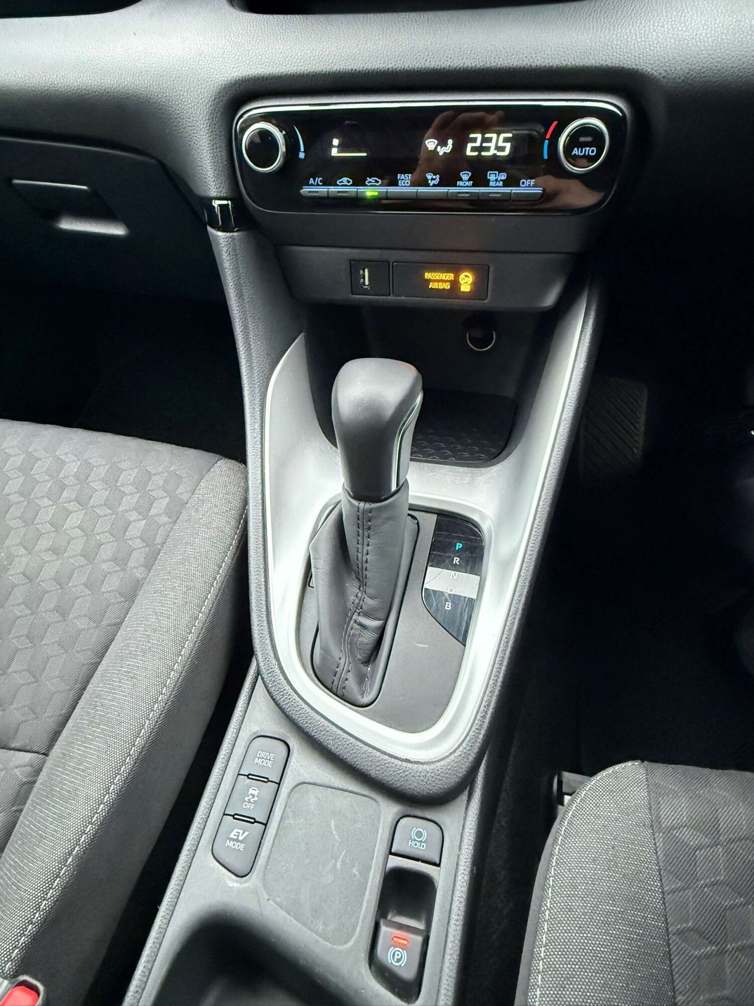 Used Toyota Yaris 2022 for sale - 76963699: Photo 13