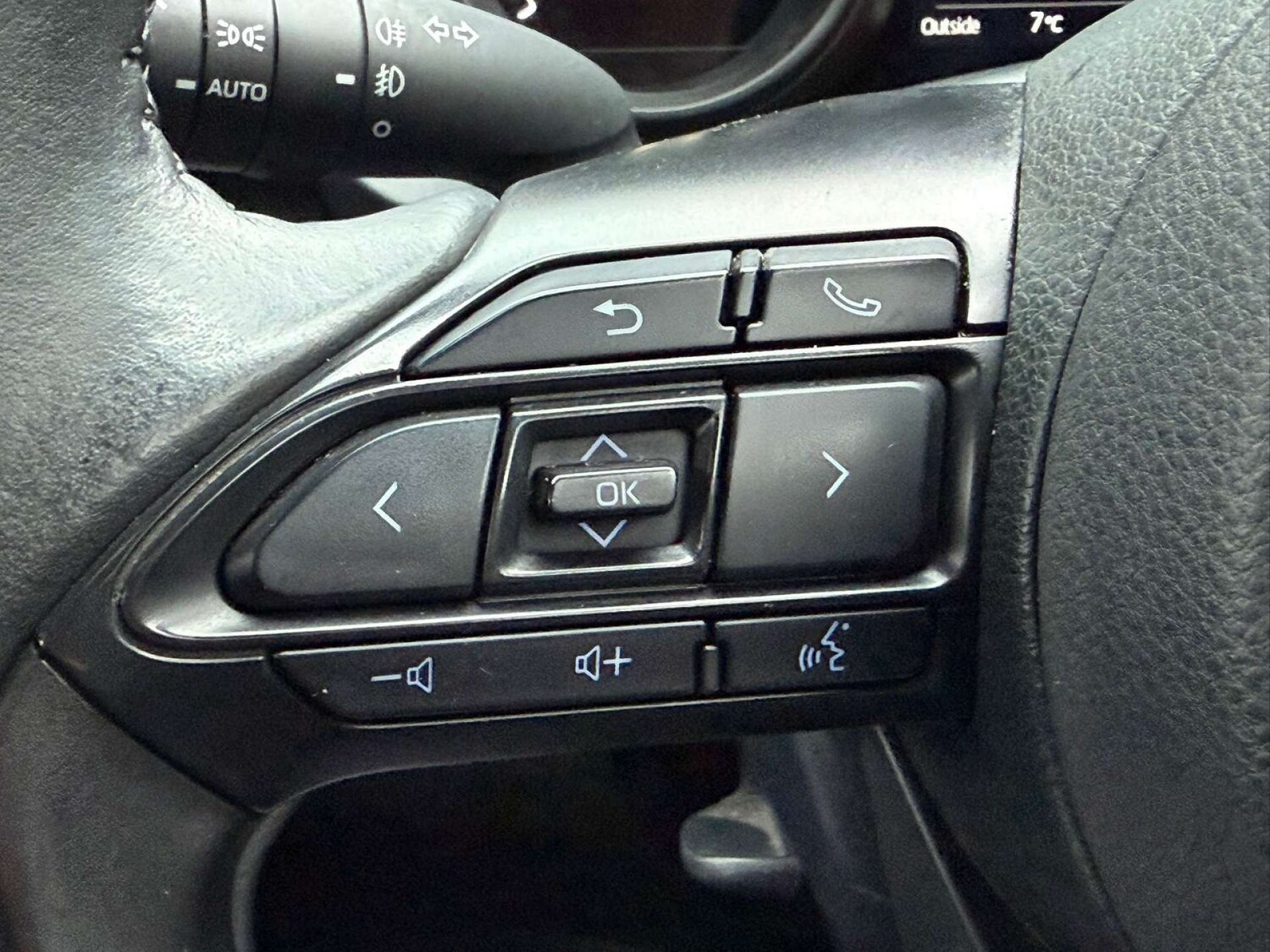 Used Toyota Yaris 2022 for sale - 76963699: Photo 19