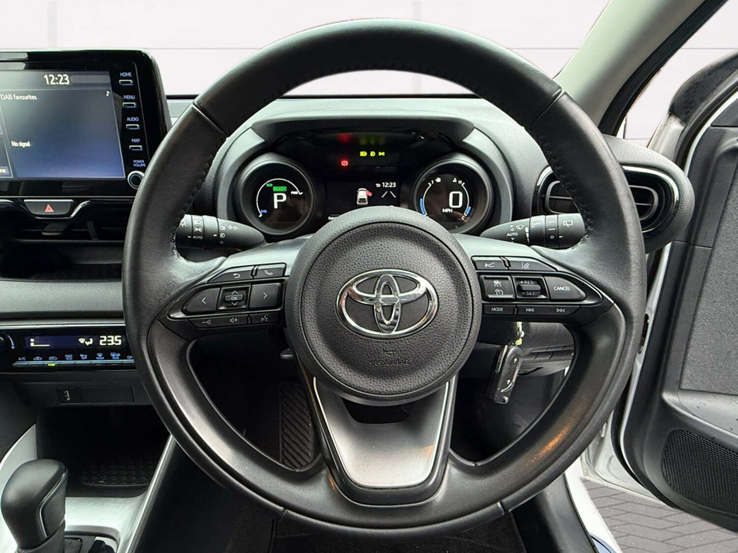 Used Toyota Yaris 2022 for sale - 76963699: Photo 24