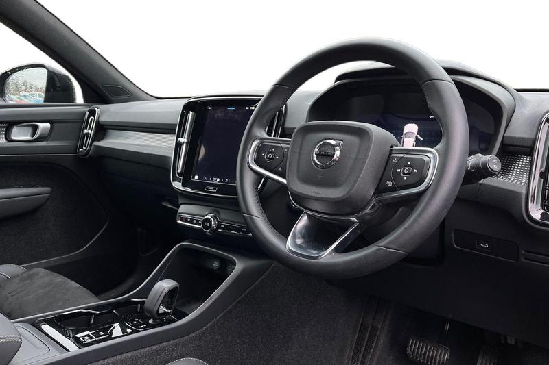 Used Volvo XC40 2025 for sale - 77186871: Photo 9