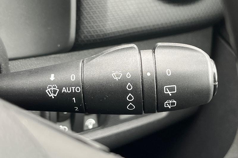 Used Renault Clio 2018 for sale - 77592822: Photo 15