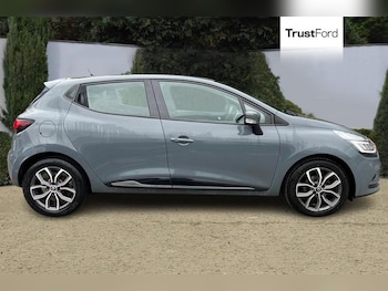 Used Renault Clio 2018 for sale - 77592822: Photo