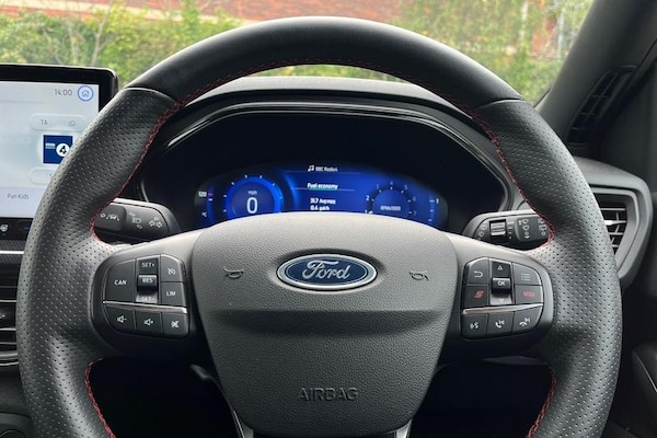 Used Ford Focus 2023 for sale - 76265985: Photo 12