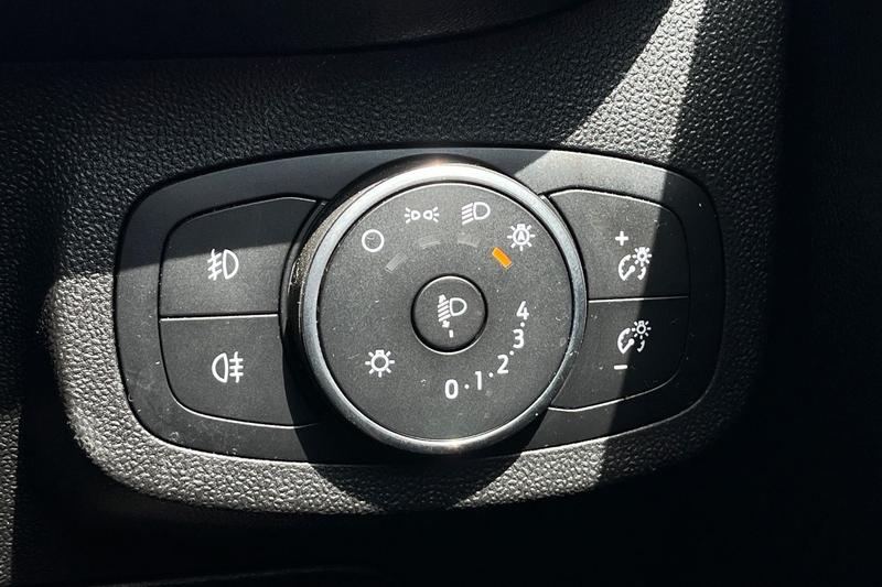 Used Ford Fiesta 2018 for sale - 76452973: Photo 38