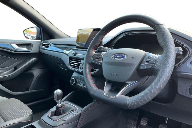 Used Ford Focus 2022 for sale - 76394237: Photo 9