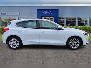 Used Ford Focus 2018 for sale - 76332602: Photo 3