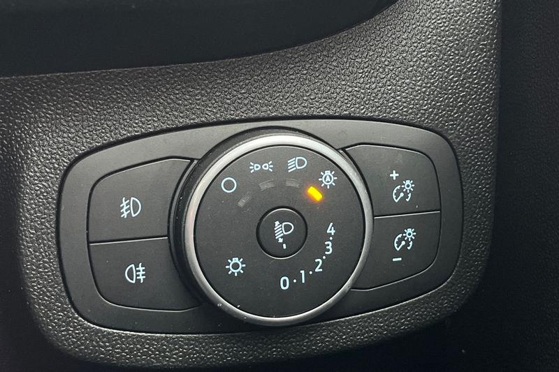 Used Ford Fiesta 2018 for sale - 76504590: Photo 36