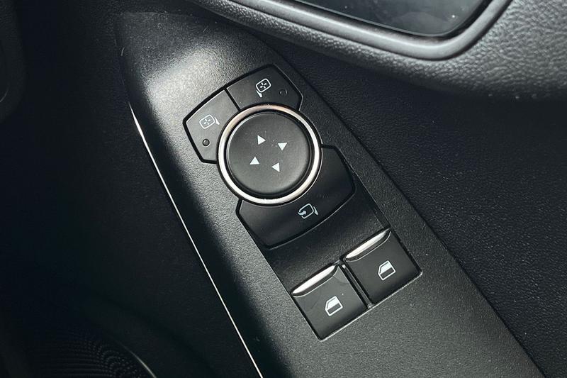 Used Ford Fiesta 2018 for sale - 78087902: Photo 16