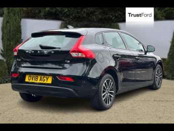 Used Volvo V40 2018 for sale - 75113410: Photo