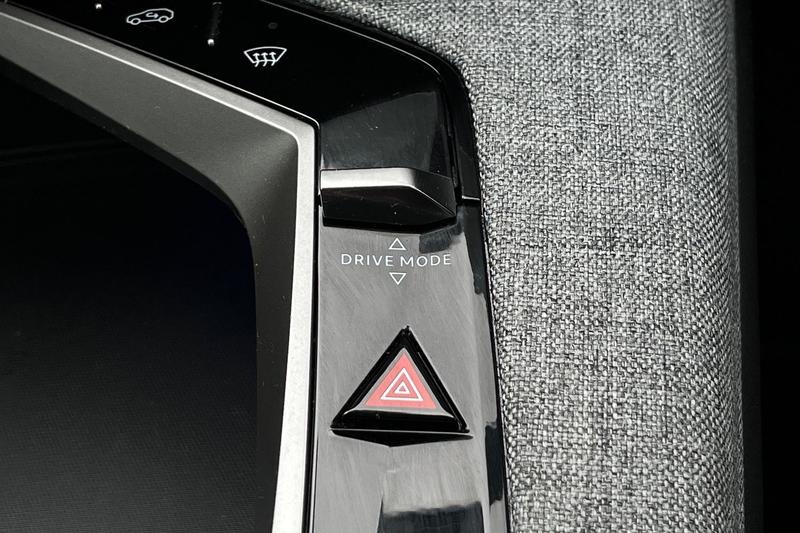 Used Peugeot 3008 2025 for sale - 77848633: Photo 32